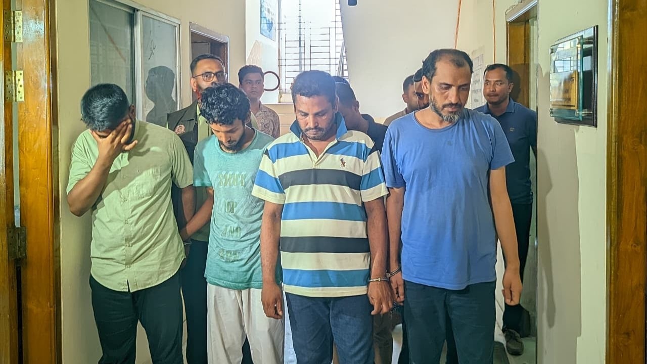 রংপুরে নিয়োগ পরীক্ষায় জালিয়াতি চক্রের ৬ সদস্য আটক
